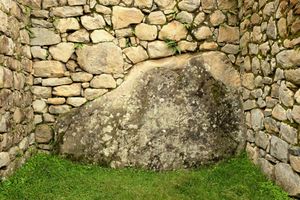 Boulder at Intipunku